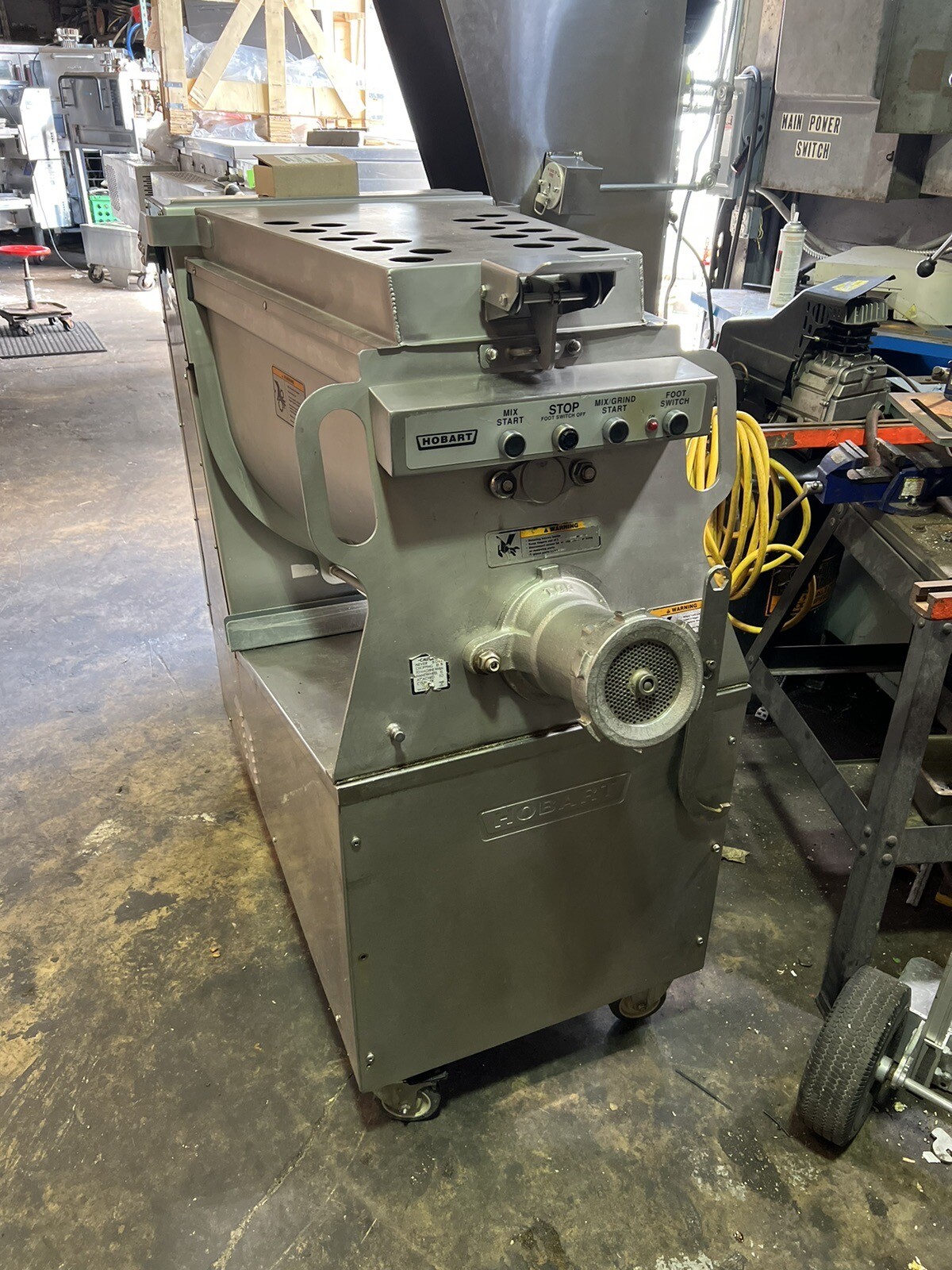 Hobart MG1532 commercial meat grinder mixer 32 Hub 150 capacity