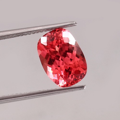 Saphir Padparadscha Certifié Naturel De Couleur Fine En Forme Radiant