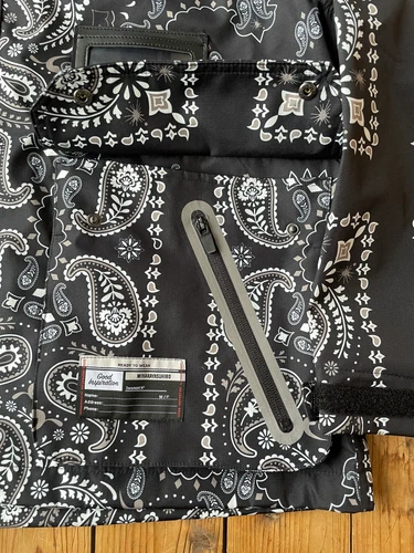 NEW MIHARA YASUHIRO x GU Mountain Parka 3 Layer Paisley Black Small (S) UNIQULO image 3