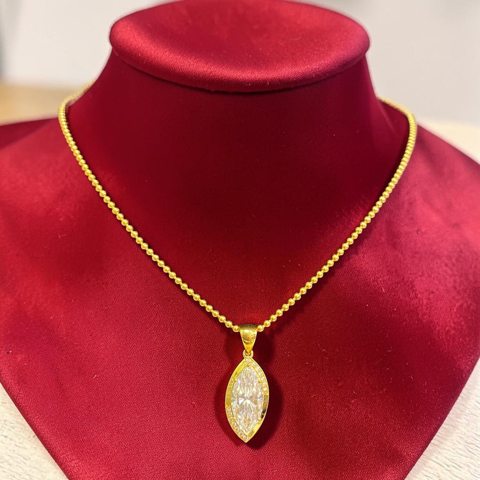 2.10 Cts GIA Certified Marquise Round Shape Diamonds Necklace In 18K Yellow Gold