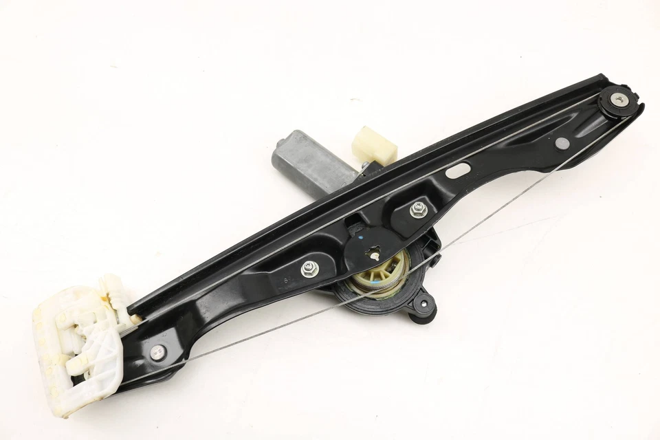 BMW 320I 2012-2018 - Regulador de ventana trasero izquierdo con motor 7351049 Foto 2 de 4