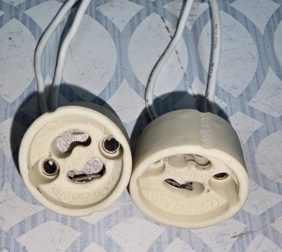 (LOT OF 2) SHENG SX-18 LAMPHOLDER GU10 Halogen Ceramic/LED Lamp 250V 2A
