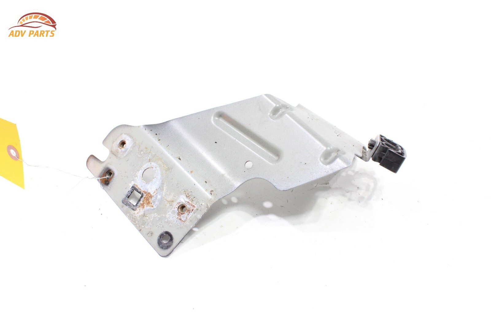 Maserati Ghibli S Q4 2014-2024 Front Left Lower Side mounting bracket