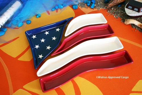 HOME INTERIORS & GIFTS AMERICAN FLAG APPETIZER TRAY SET -NIB- LAND OF THE TREATS - Imagen 7 de 8