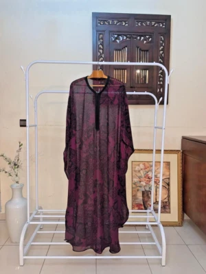 Mauve and Black Floral Gandoura Pareo Handcrafted Beachwear from Fès chic dress - Photo 1/4