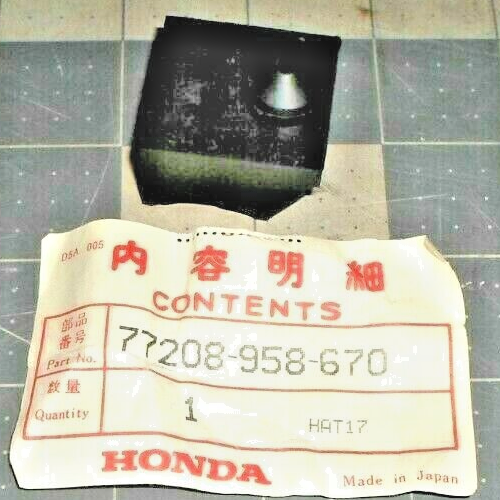 HONDA ATC185S 77208-958-670 SEAT CUSHION RUBBER 1 QUANTITY OEM FREE SHIPPING - Picture 2 of 3