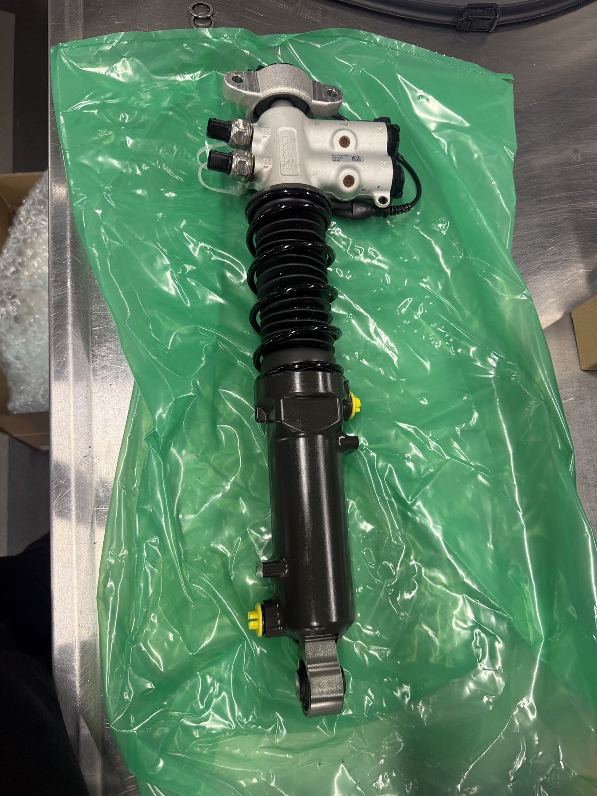 McLaren Speedtail 2020 Front Right Actuator with bracket P/N 1223BA421CP