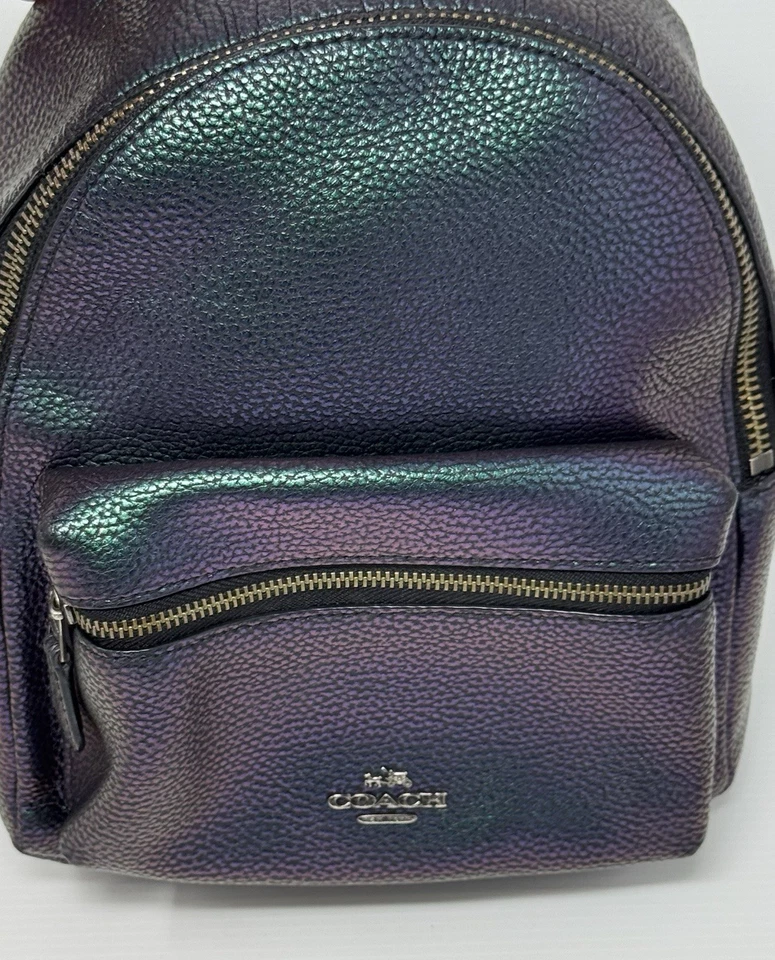 Mochila Coach Mini Charlie en cuero holograma estilo: F24353 con billetera LEER Foto 4 de 4