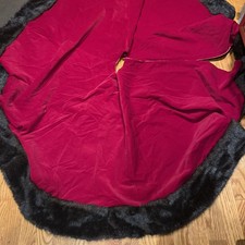 Large Tree Skirt Red Velvet With Large Fur Dark Brown Trim Edge 56  