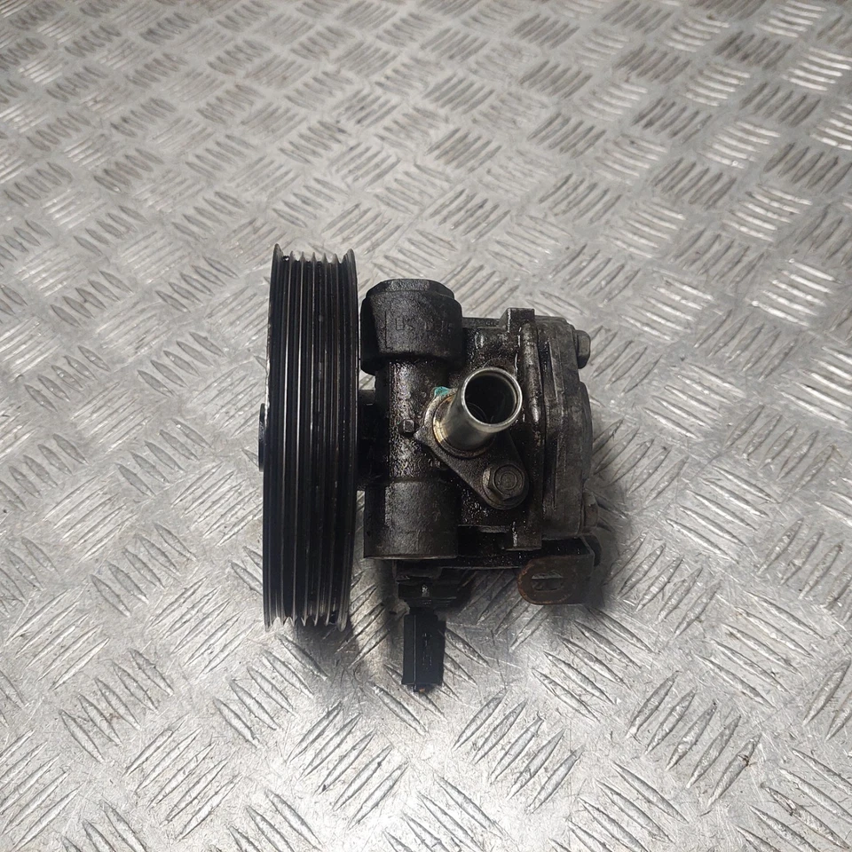 Bomba dirección asistida PAS gasolina Mitsubishi Outlander MK2 2.4 Foto 3 de 4