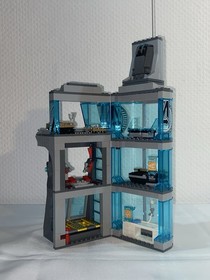 LEGO Marvel Super Heroes Avengers Tower Raid 76038