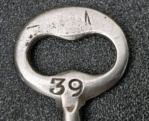 Skeleton Keys Vintage Antique Yale Solid Steel Lot Key Style Old Lock Made Usa - Picture 8 of 9