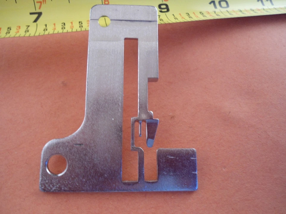 NEEDLE PLATE Singer Serger 14U,14U34B 14U46B 14U344 14U354 14U444 14U454 #412730 - Image 3 of 3