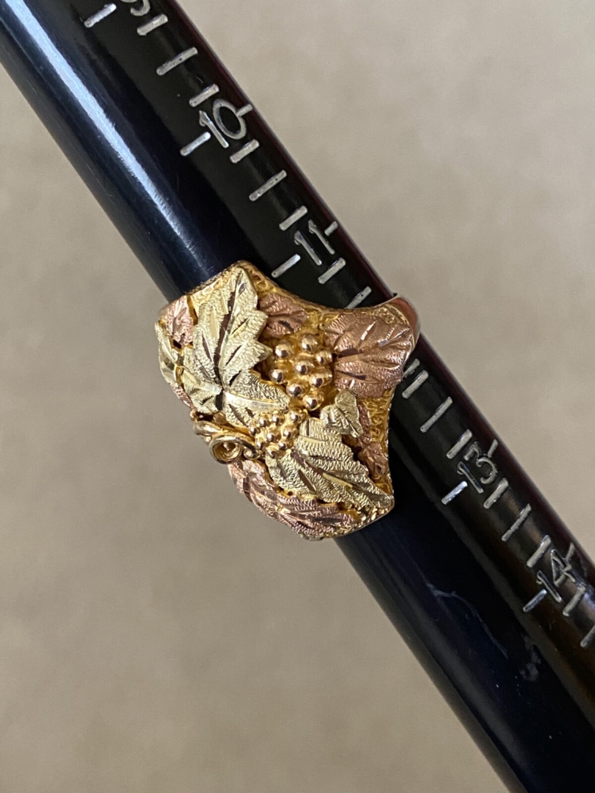 Men's Landstrom Size 12 - 10 KT Black Hills Gold Large Grape Leaf Ring