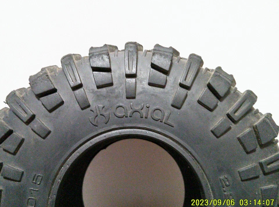 Axial AX12015 2.2 Ripsaw Tires R35 Compound (2) Wraith / AX10 Used - Image 3 of 4
