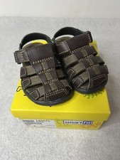 Brown Sandals Closed Toe Skid Resistant Kid Size 5 Strap Closure Boy/Girl Unisex