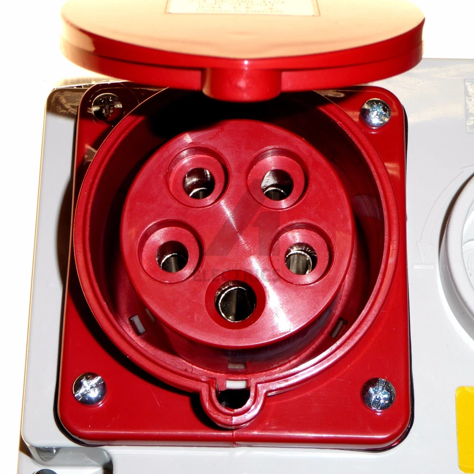 32A 5 Pin Interlock Socket Switch 32 Amp 415V Weatherproof IP44 3P+N+E 3 Phase - Image 4 of 4