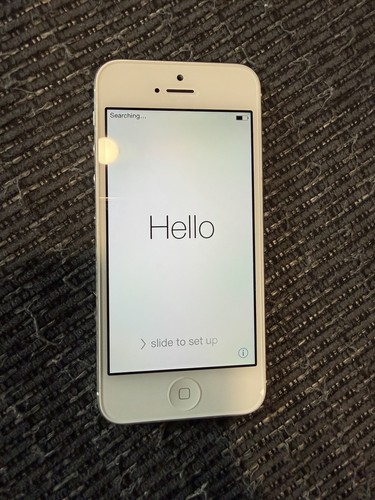 Apple iPhone 5 Unlocked 16GB 32GB White/Silver Color  Cable No Box RARE