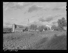 Photo:Waterloo Iowa 1941 Dairy Farm Barn Silo Rural Farmhouse