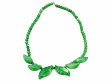 Vintage-Style Jade Green Carved Leaf Stone Bead Necklace Boho Statement Jewelry