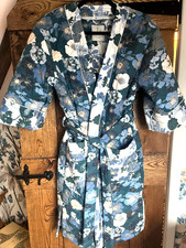 B By Ted Baker Quilted Robe Size Small -  Beautiful Blue Floral Pattern