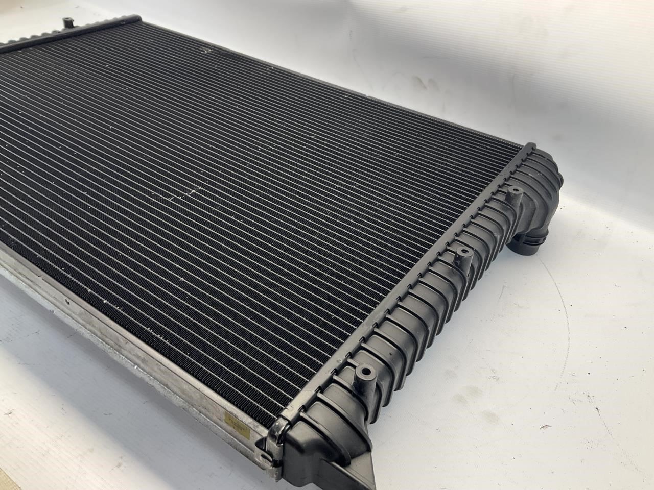 04-11 Bentley Continental GT GTC Flying Spur W12 Engine Cooling Radiator Q
