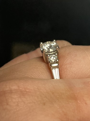 Stunning White Gold Moissanite Ring Size 6.5. 1.6 Carat Weight. - Picture 7 of 19