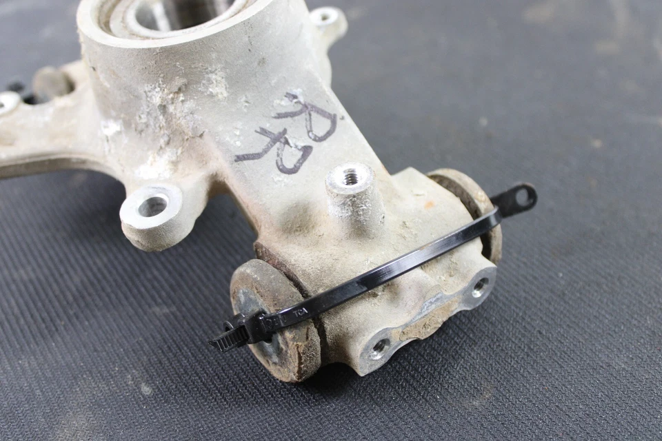 Yamaha Grizzly 700 2008 OEM eje trasero derecho tubo portador B4450 Foto 3 de 3