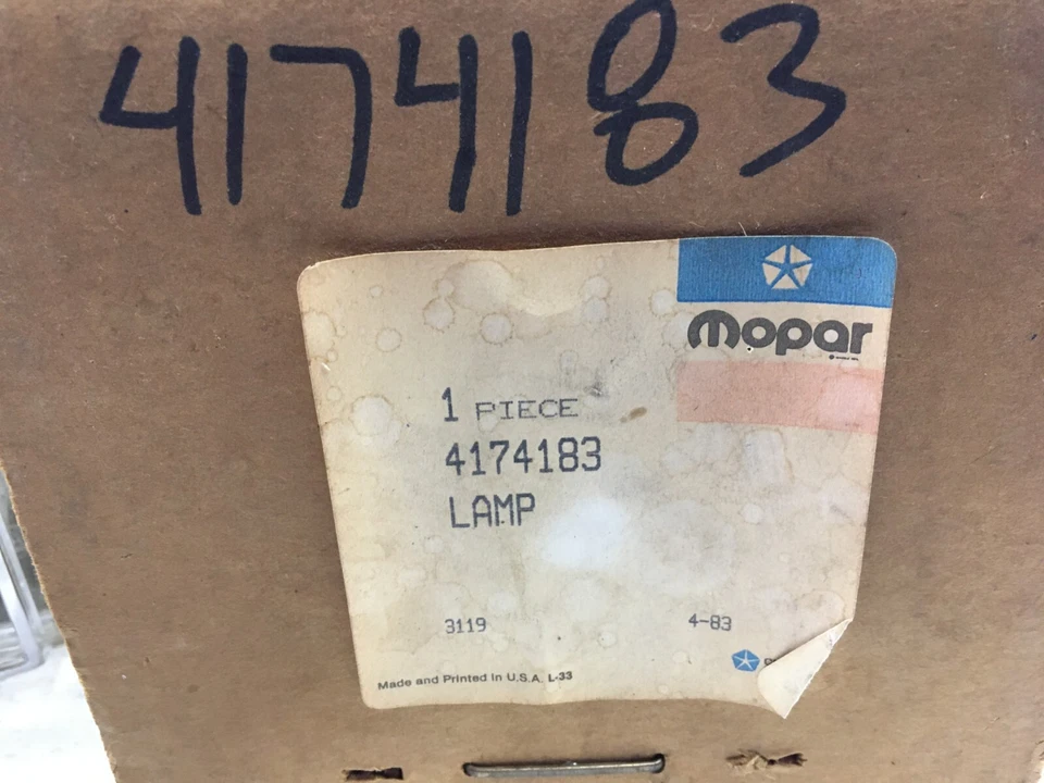 NOS Mopar 1981 1982 1983 Chrysler Cordoba LH Park Lamp Assembly 4174183 - Image 2 of 4