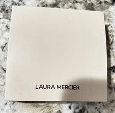 Laura Mercier Real Flawless Luminous Perfecting Pressed Powder Translucent Med.