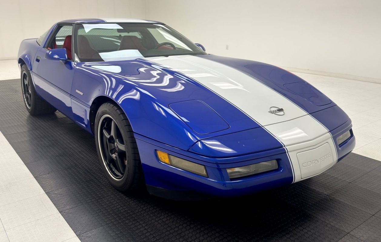 1996 Admiral Blue Chevrolet Corvette   | C4 Corvette Photo 10