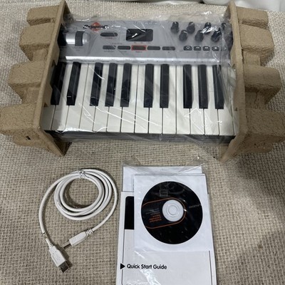 New M-Audio Oxygen 8 v2 25 Key USB MIDI Controller Keyboard with USB Power Cable