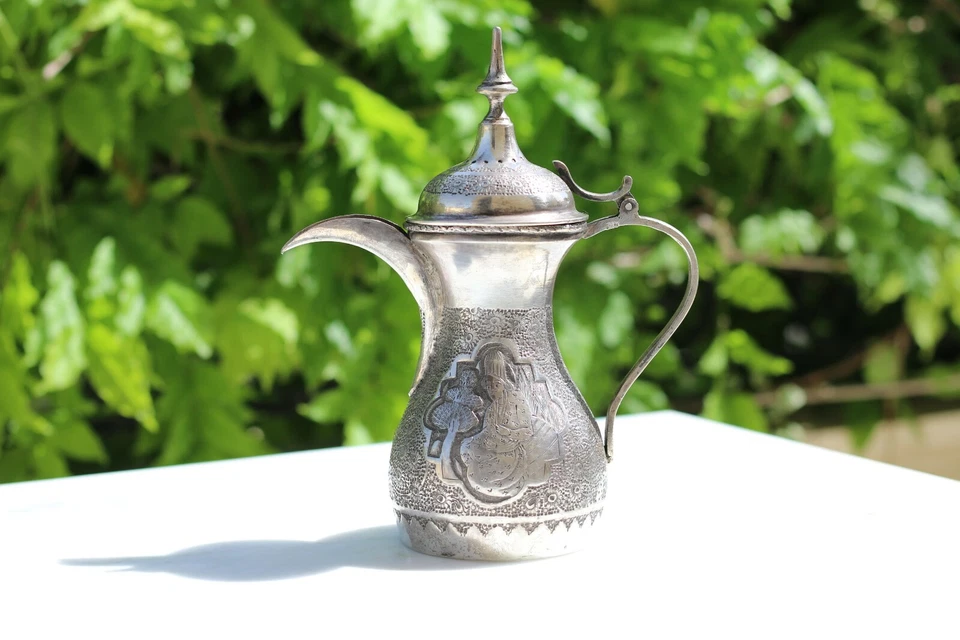 Antigua cafetera árabe exuberante aguja grabado plata 84 - 617 gramos Foto 2 de 4