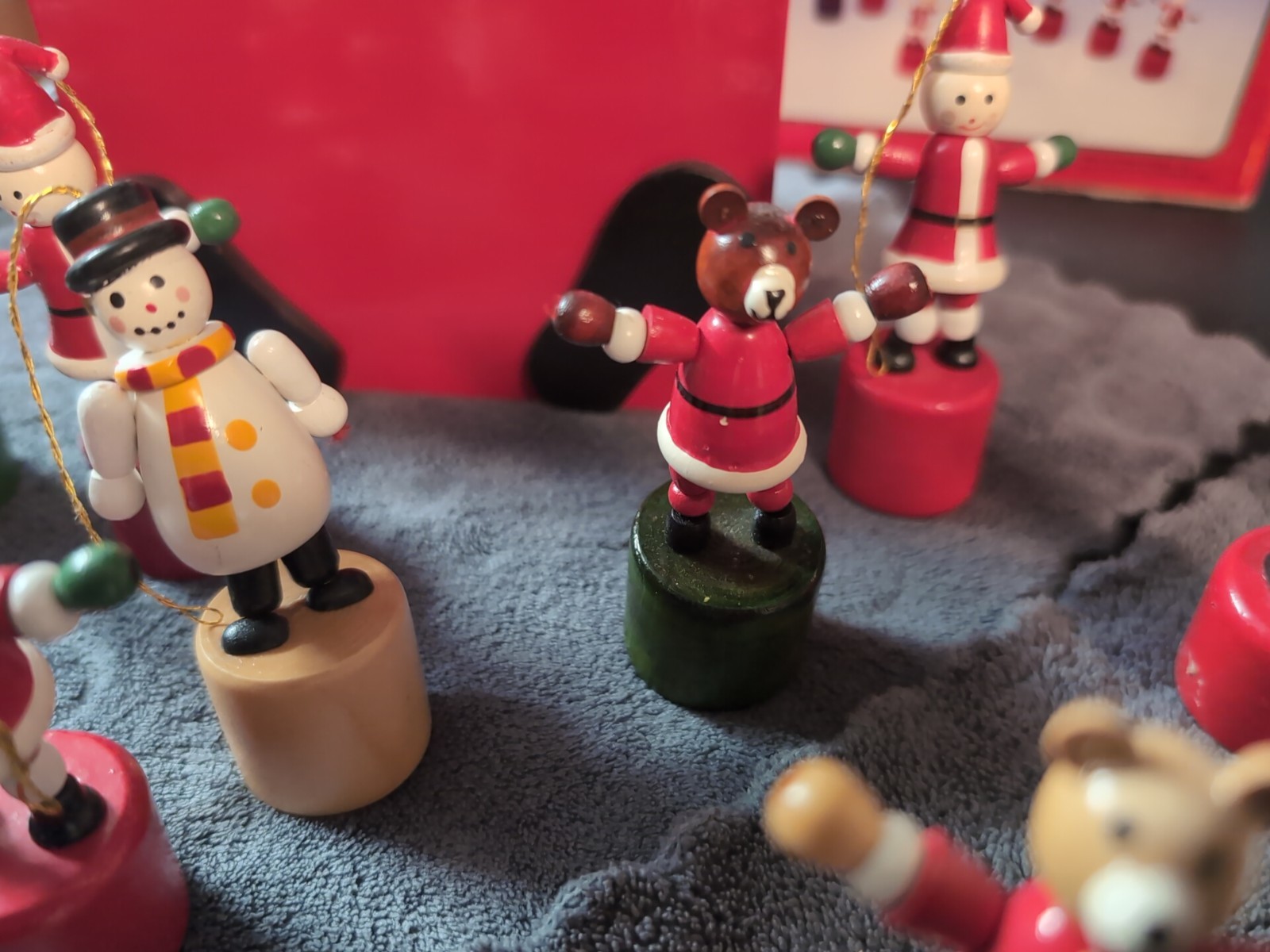 Vtg Wooden Santa Box W/ 12 Push Toy Christmas Ornaments Retro. Tested Working 