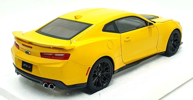 Autoart 1/18 Scale 71205 - Chevrolet Camaro ZL1 - Bright Yellow - Image 2 of 4