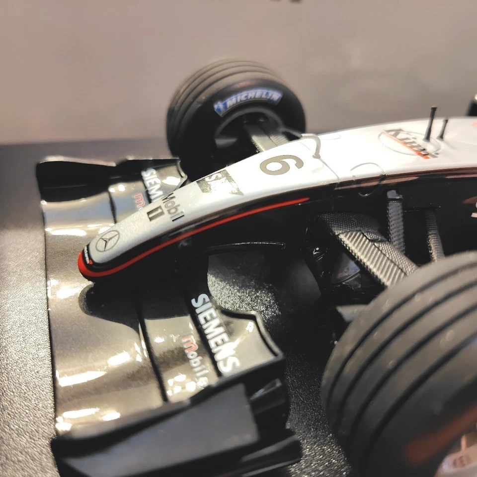 Minichamps 1/18 McLaren MP4-18 2003 Test Car Kimi Raikkonen modello raro - Immagine 3 di 4