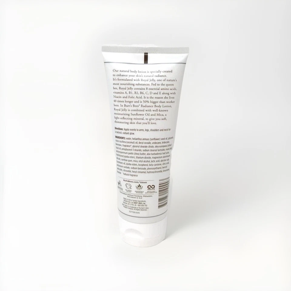 Loción Corporal Burt's Bees Radiance con Jalea Real Piel Normal 6oz, Sellada Foto 2 de 3
