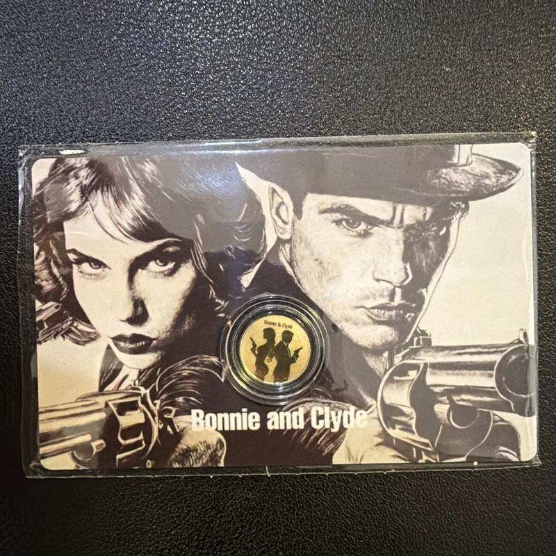 2025 Niue 1/1000th Oz Gold Bonnie And Clyde Carded Coin VIN5