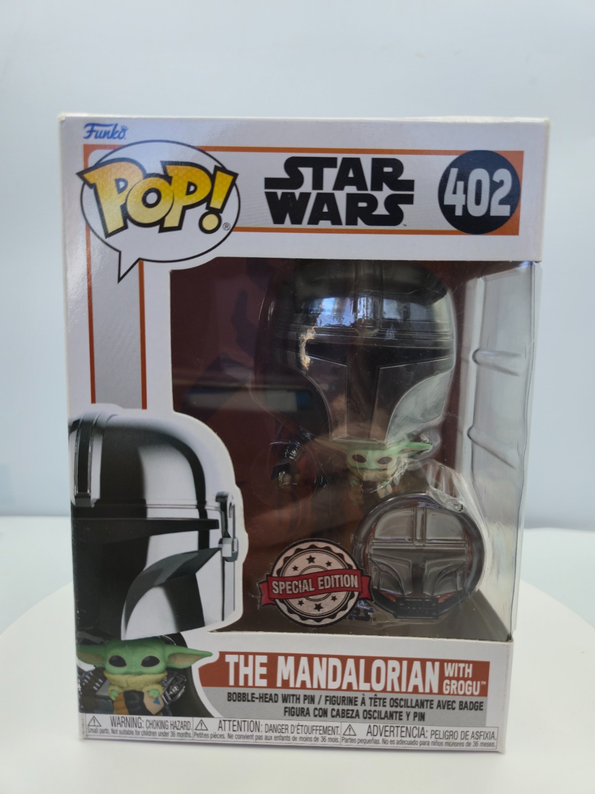 Funko Pop The Mandalorian With Grogu And Pin Amazon Exclusive Star Wars #402