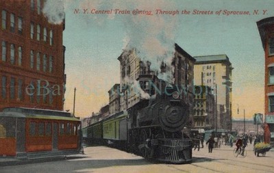 Syracuse NY - RAILROAD TRAIN & TROLLEY CROSSING DOWNTOWN - Postcard