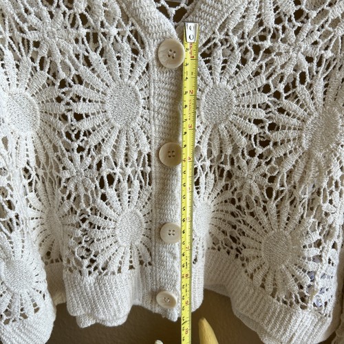 En Creme Beige Button Up Top Cover Up S-M See Through Floral Crochet Stitch. - Picture 7 of 16