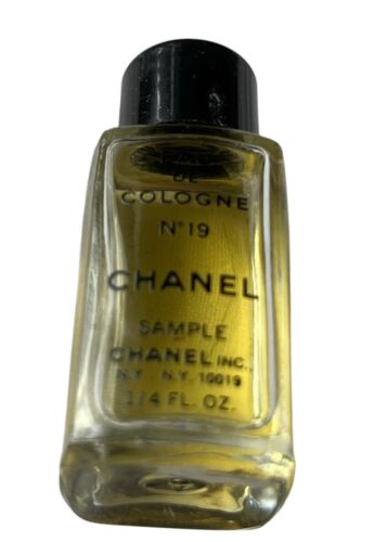 Vintage CHANEL No. 19 Eau De Cologne SAMPLE 1/4oz Splash .25oz Mini Miniature - Picture 3 of 6