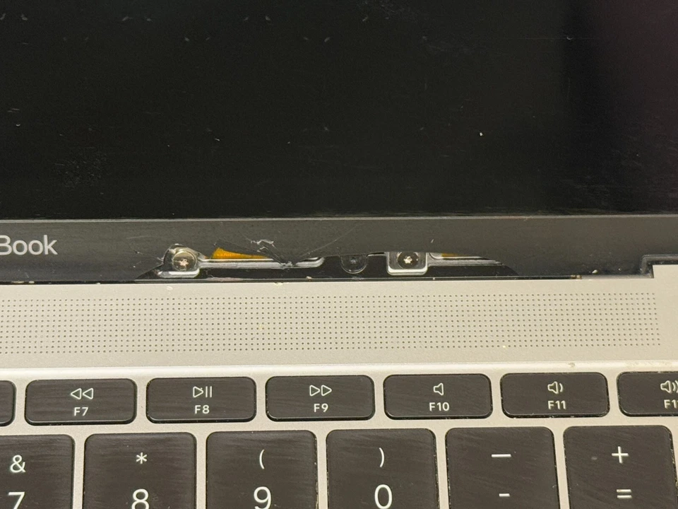 Apple MacBook Air 2017 12" (m3-7Y32 - 8GB RAM - 256GB SSD - MNYF2LL/A)* - Image 4 of 4