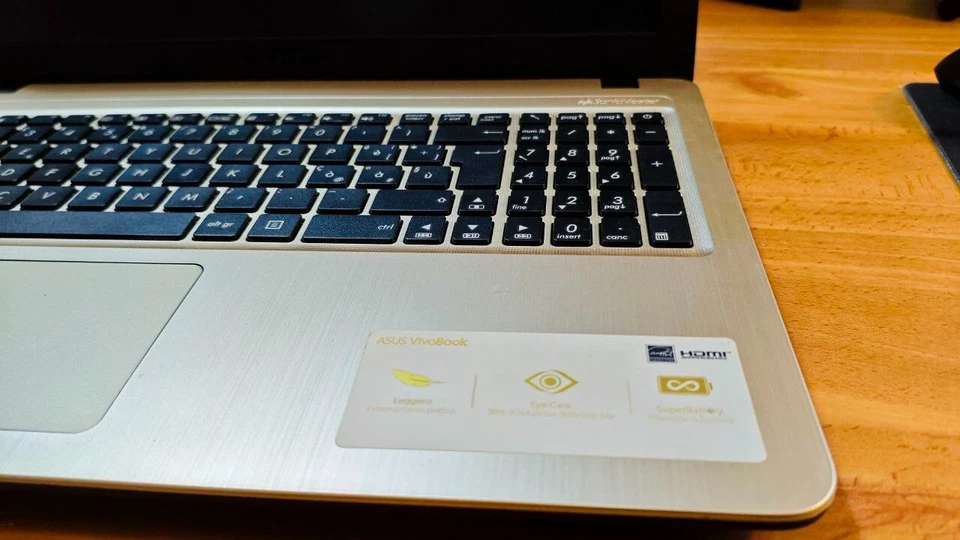 Laptop ASUS X540U 12 GB RAM SSD SAMSUNG EVO 250 GB Windows10 Perfetto Come Nuovo - Immagine 3 di 4