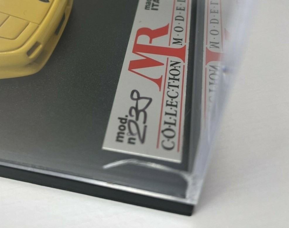 1/43 MR Collection Lamborghini Diablo VT Yellow 1993 Model Car