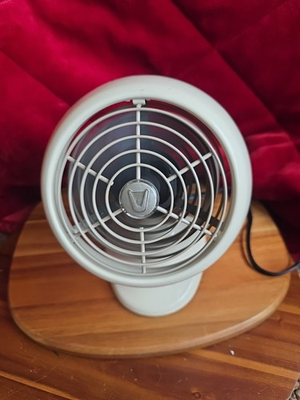 #ad Vornado VFAN Mini Classic Retro Desk Fan Cream 2 Speed Tilt Works Perfectly $29.99