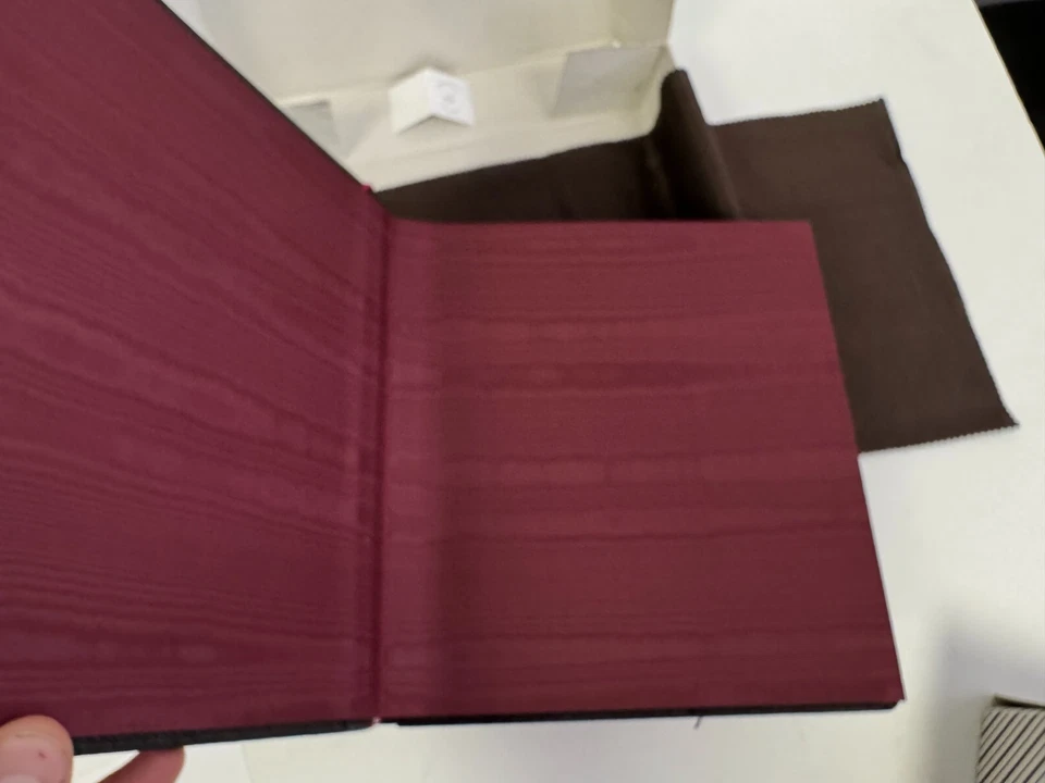 Álbum de fotos italiano de cuero hecho a mano Vero Cuoio 9,5x9" rojo tooled floral Foto 4 de 4