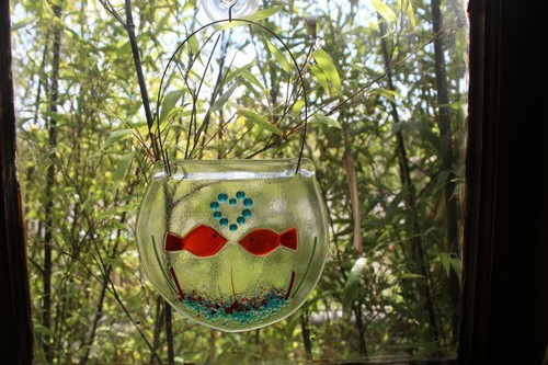 fish in a bowl made in fused glass for hanging yellow, red or your choice MTO - Picture 19 of 22