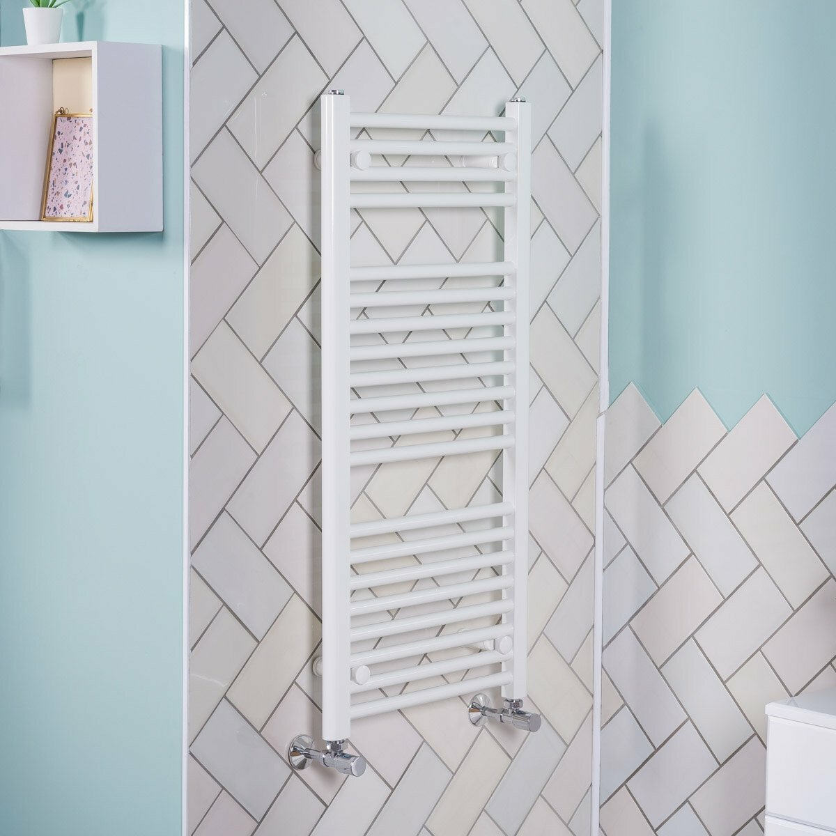 Contemporary Straight Heated Bathroom Towel Rail Radiator Rad 970 x 450 White