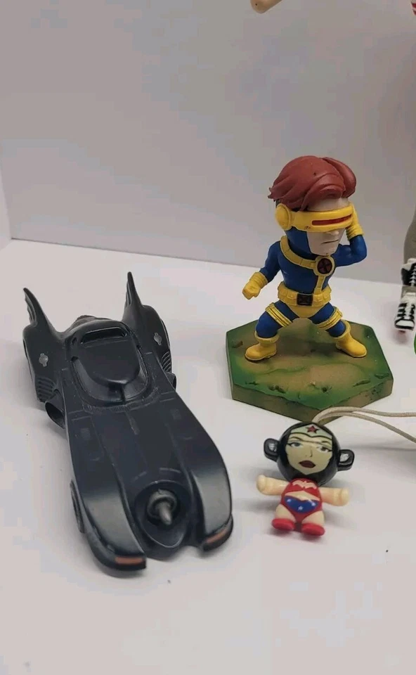 LOTE DC COMICS MARVEL Batman, Harley Quinn, Hulk, Q Pop, 8 Piezas Foto 2 de 4